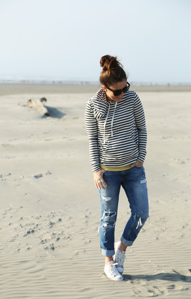 gray and yellow casual beach look