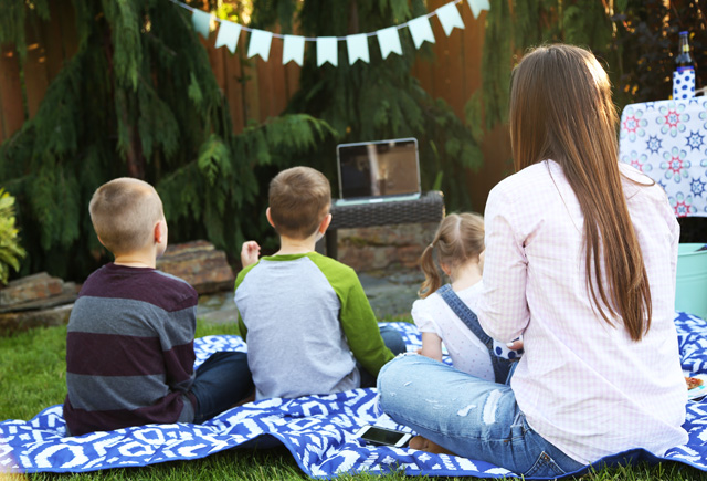 backyard movie party