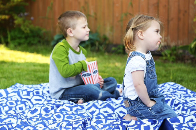 kids on the blanket