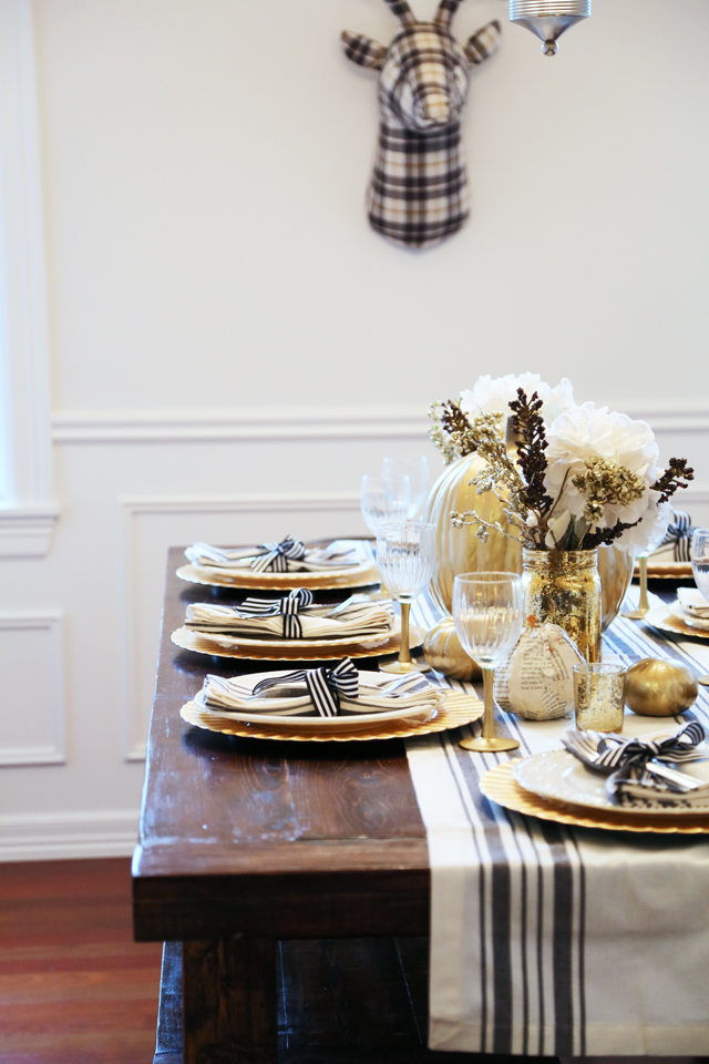 simple thanksgiving table setting