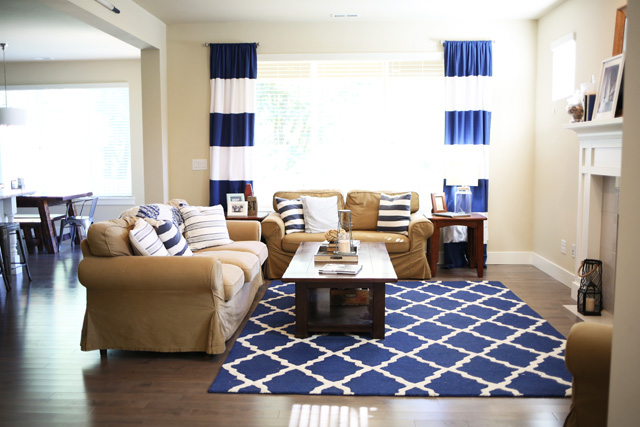 nautical-navy-living-room