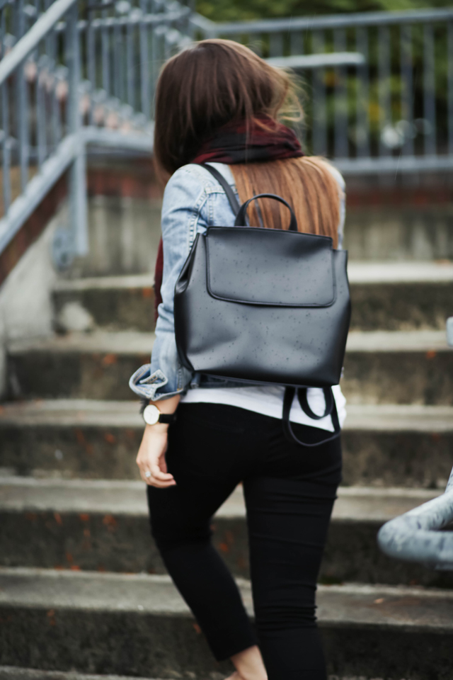 black-back-pack