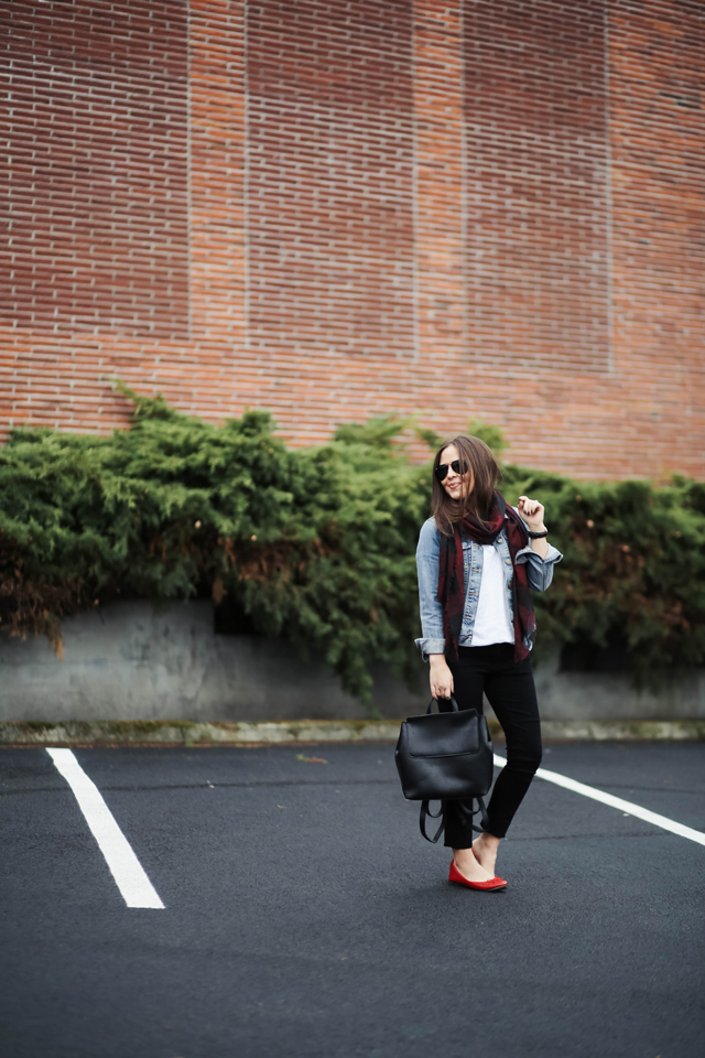 black-pants-white-tee-denim-jacket