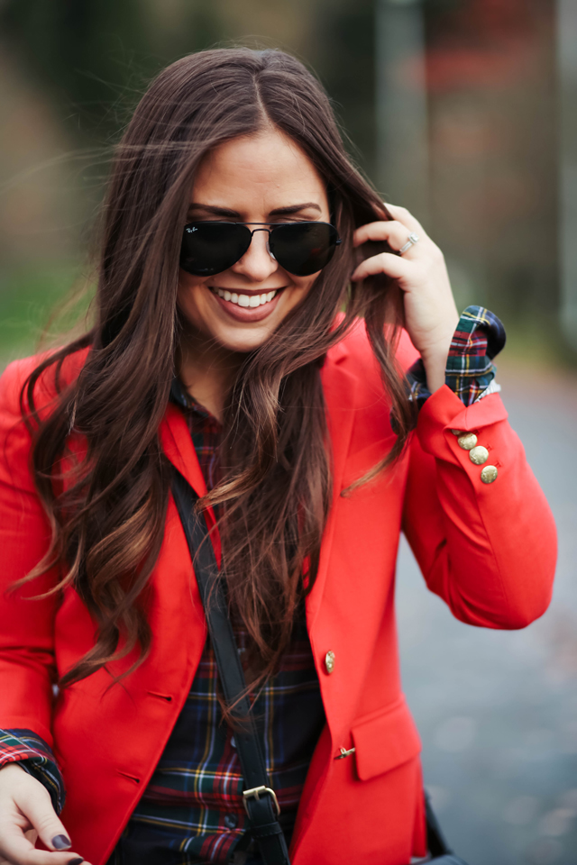 red-blazer-with-plaid-shirt-raybans