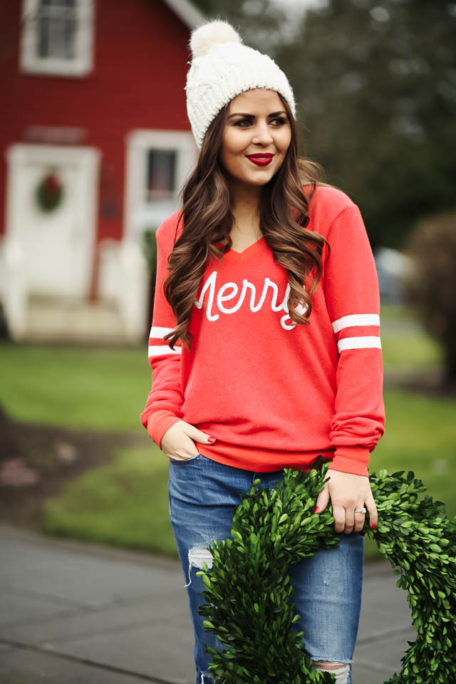 merry-christmas-sweatshirt-pom-beanie-5