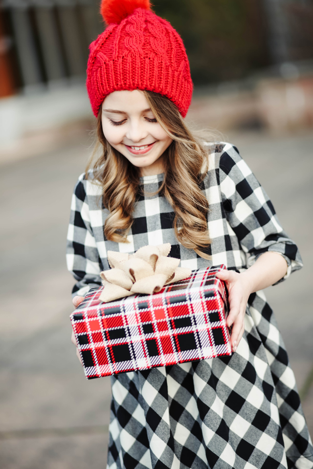 black-and-white-buffalo-check-with-plaid-gift