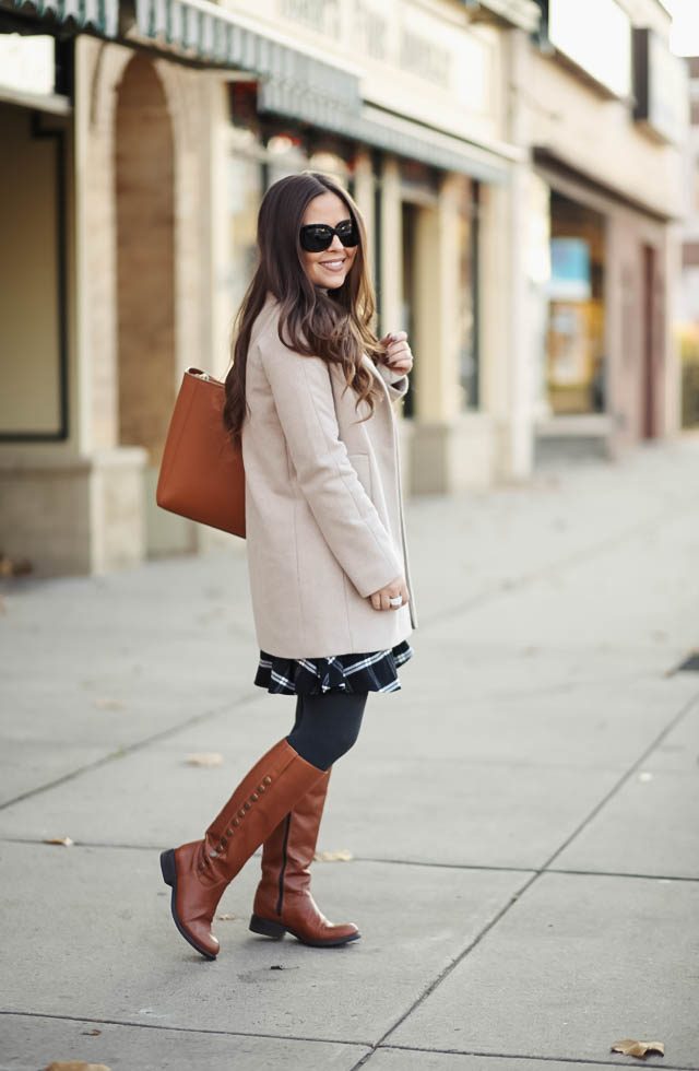 tan-coat-riding-boots-tory-burch-bag-4